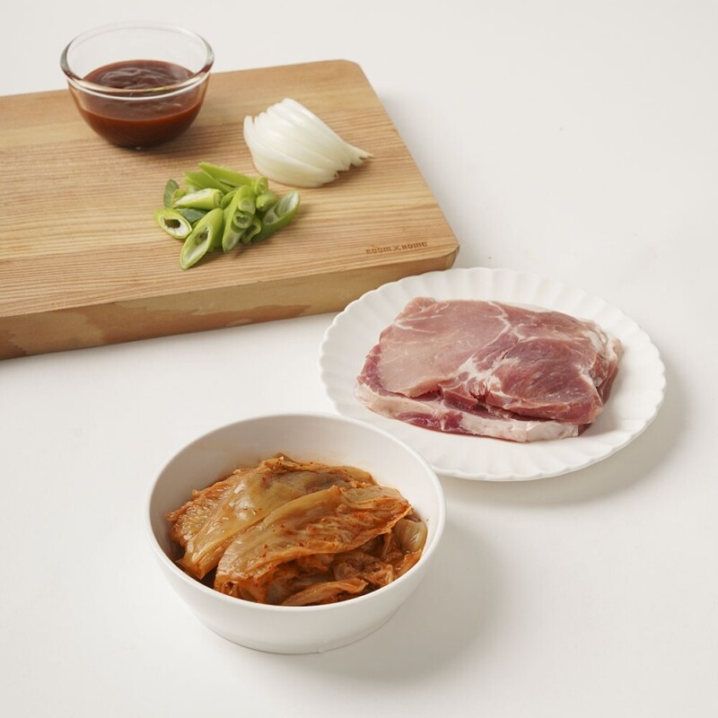 주식회사 더프레시에프앤비,[새해특가❤픽맛집] 한돈 묵은지 돼지고기 김치찜 밀키트 630g