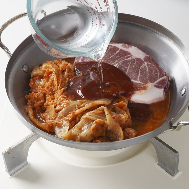 주식회사 더프레시에프앤비,[새해특가❤픽맛집] 한돈 묵은지 돼지고기 김치찜 밀키트 630g